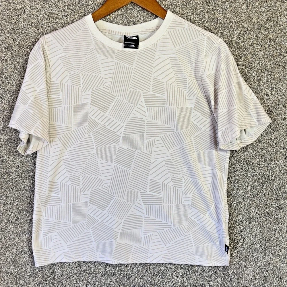 The North Face Womens Medium Beige Geometric Print Short Sleeve T-Shirt Casual - Picture 1 of 7